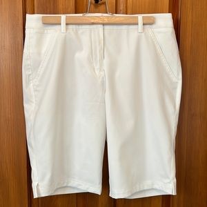 Puma Bermuda - size 6